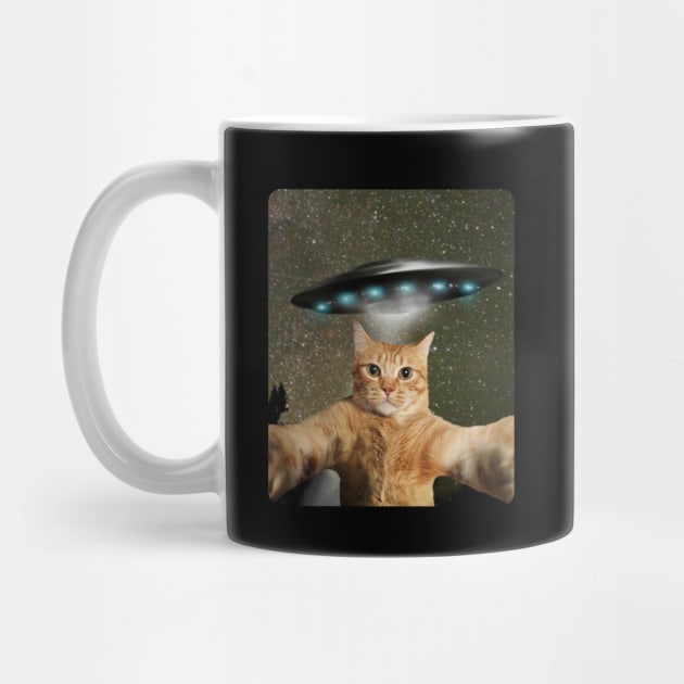 CAT SELFIE UFO by Cult Classics